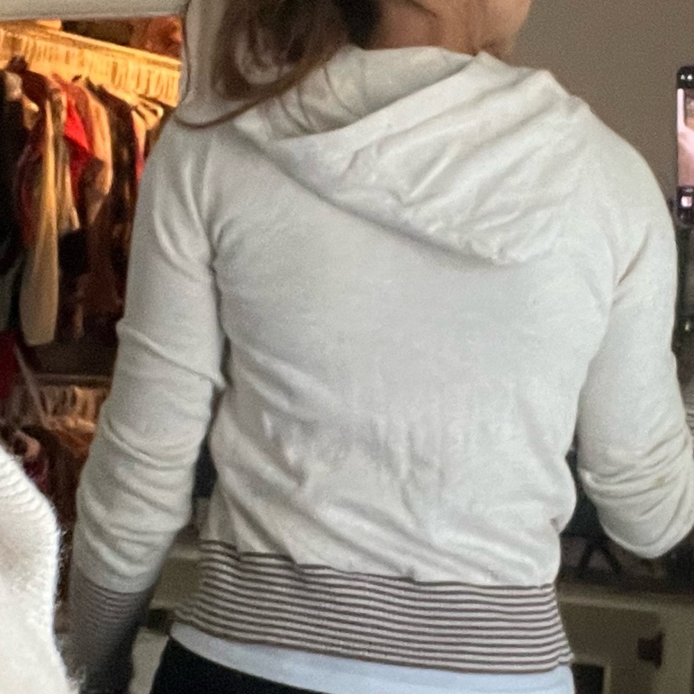 Cardi - Picture 3 of 3